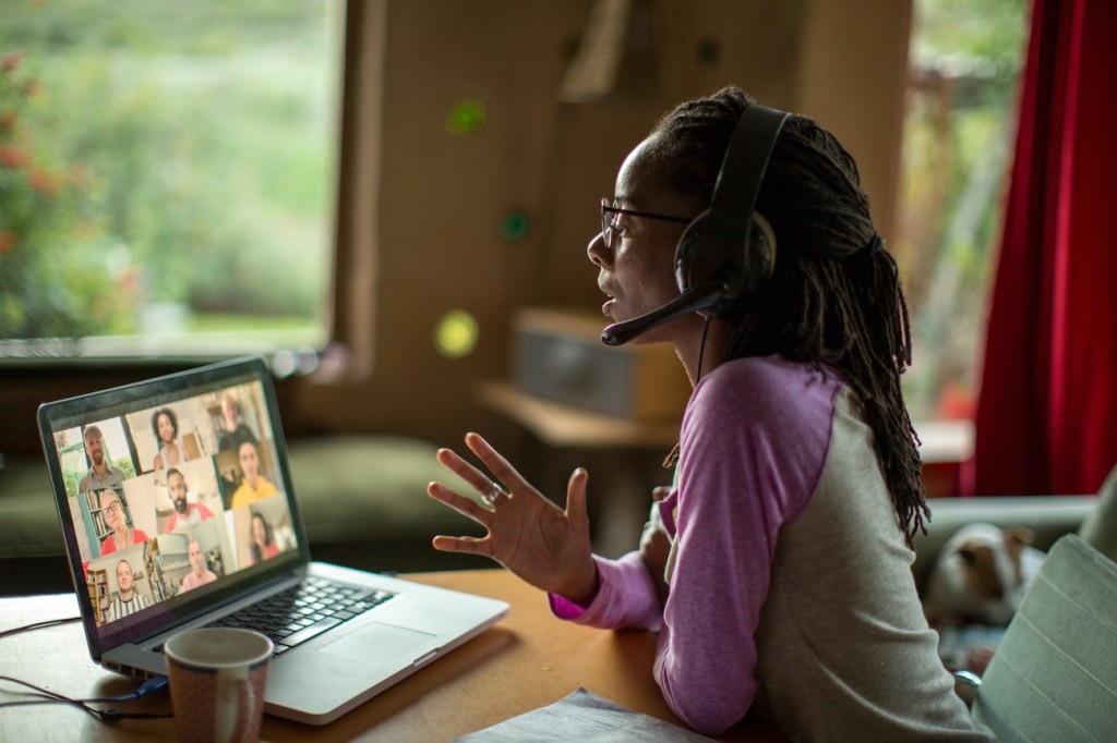 Passive Collaboration for Remote Work Success