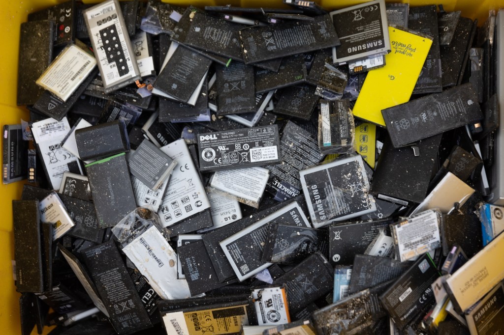 Redwood Materials Now Accepts Old Smartphones for Recycling