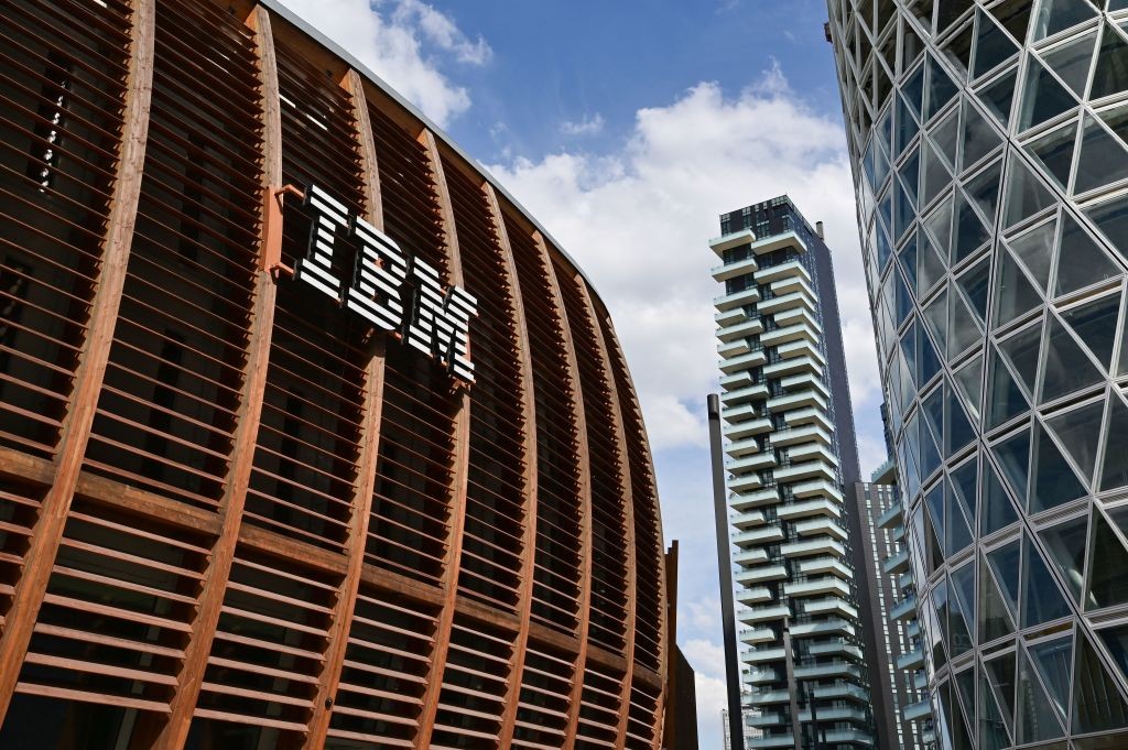 Red Hat Growth vs. IBM Challenges - Latest News