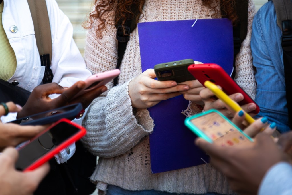 US Teens Losing Trust in Big Tech - New Report