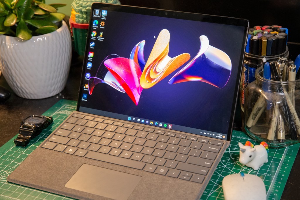 Surface Pro 8 Review: Fast & Fresh with Windows 11