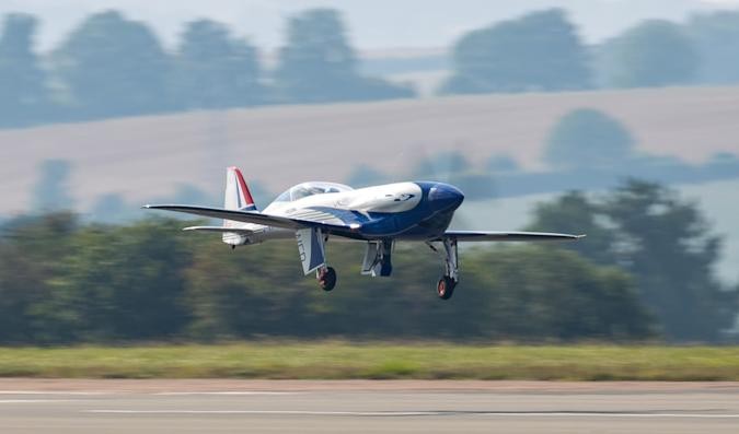 Rolls-Royce Electric Aircraft Completes First Flight | 15-Minute Voyage