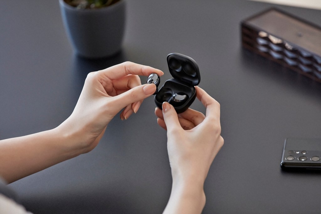 Samsung Galaxy Buds Pro: Apple AirPods Pro Rival - $199