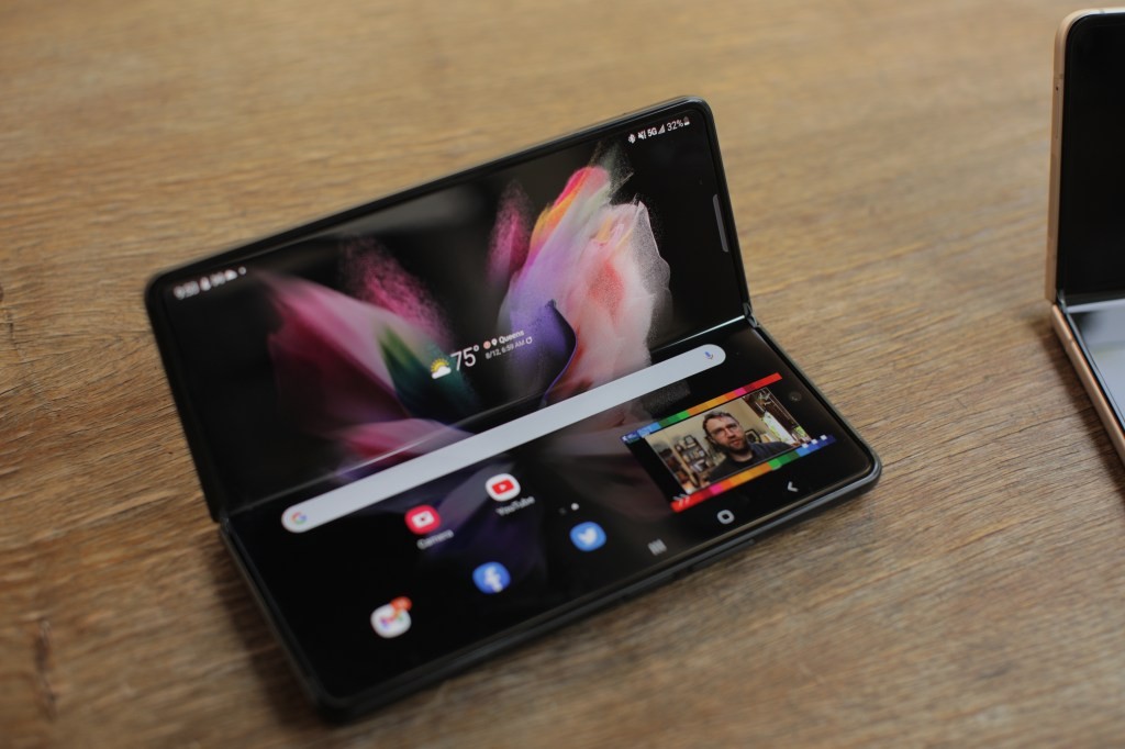 Samsung Galaxy Fold: Refined Design & Innovation