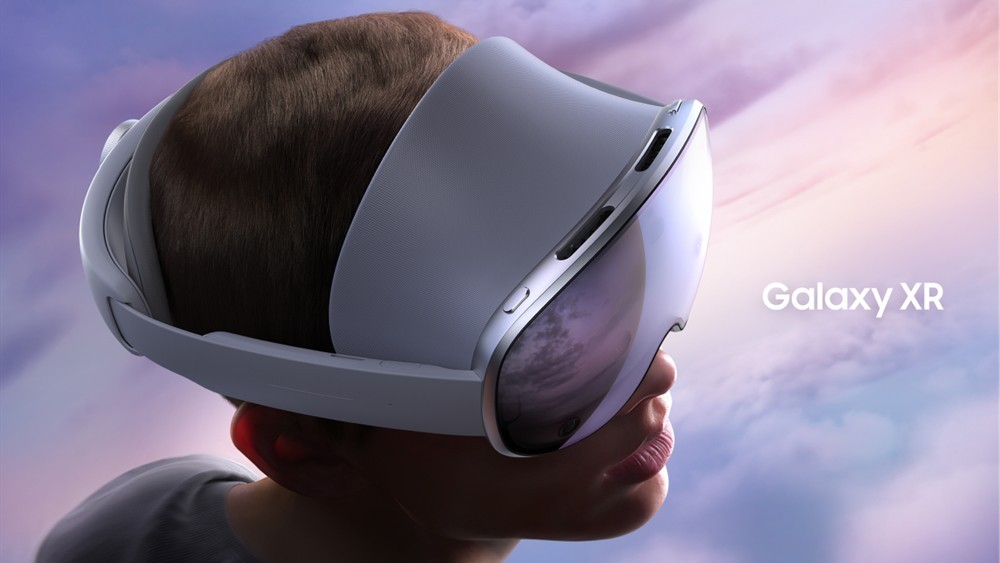 Samsung Galaxy XR: Taking on Apple Vision Pro
