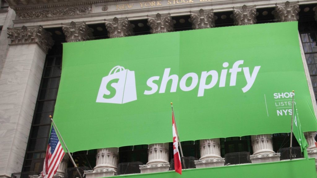 Shopify AI Traffic & Orders Surge: 7x & 11x Growth