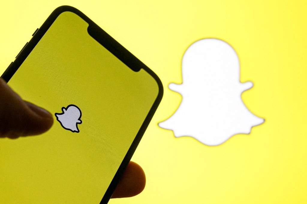 Snapchat Topic Chats: Public Conversations Now Available