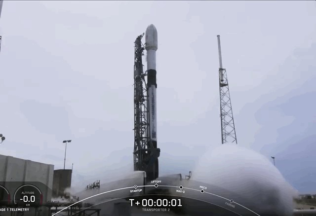 SpaceX Launches 88 Satellites & Historic First Stage Landing