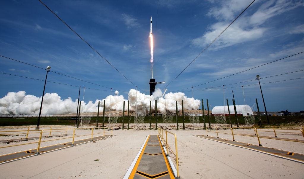 SpaceX Raises $850 Million: SEC Filing Confirms New Funding