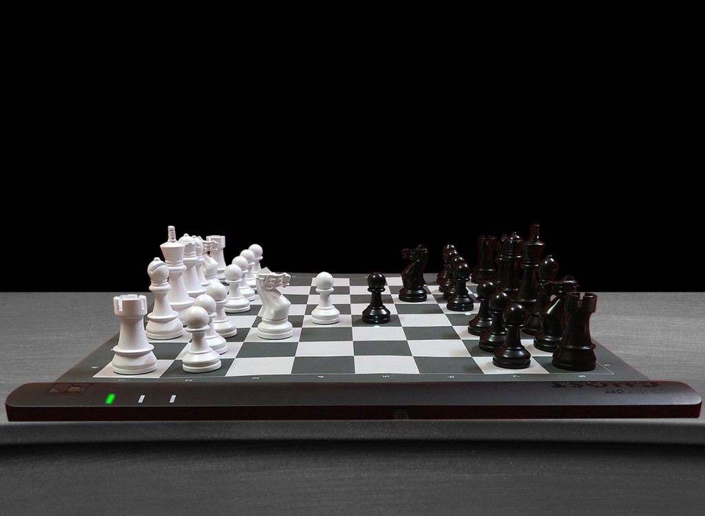 Rollable Connected Chess Board - Square Off