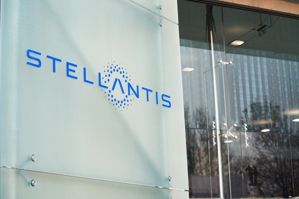 Stellantis Secures Lithium Supply for EV Batteries