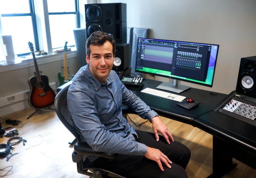 Suno Acquires Wavtool: AI Music Editing & Label Dispute