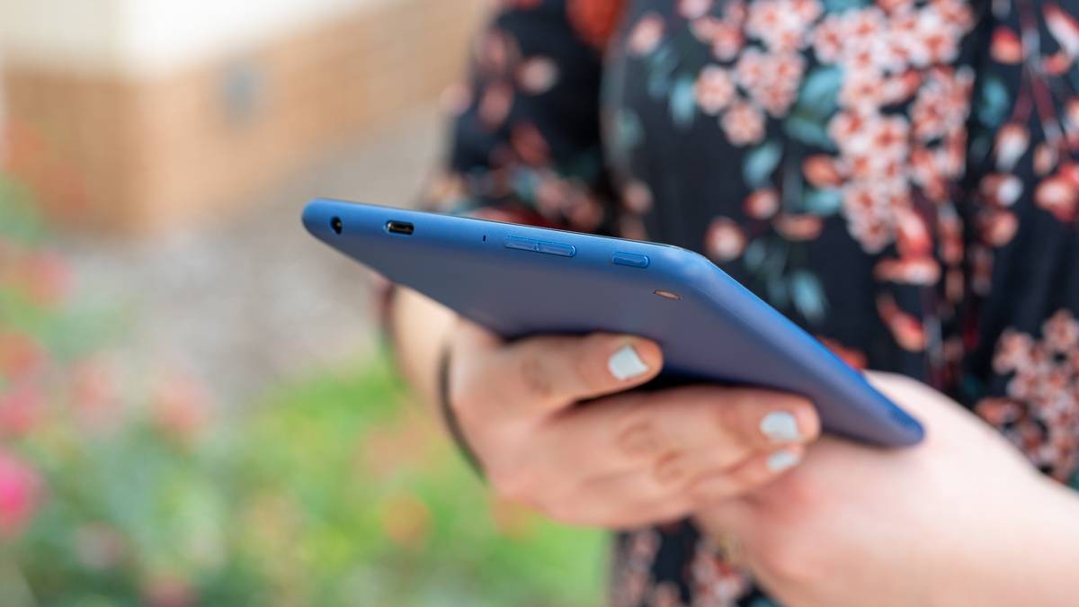 Tablets vs. Smartphones: Why Smartphones Are Replacing Tablets