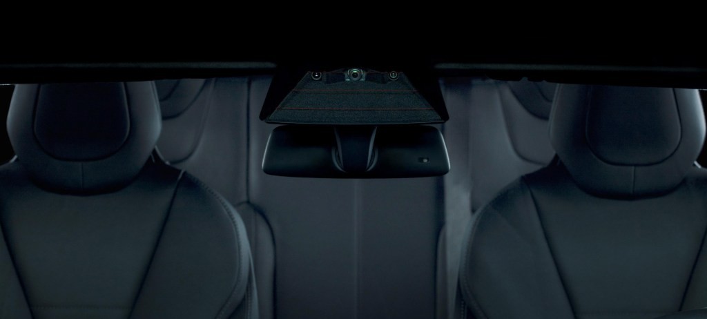 Tesla Driver Monitoring: In-Car Camera Now Active for Autopilot