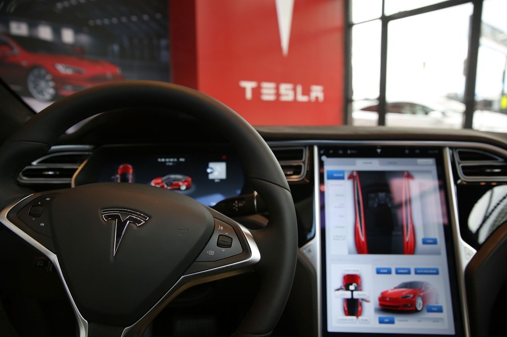 Tesla Recall: 135,000 Vehicles Affected by Touchscreen Issues