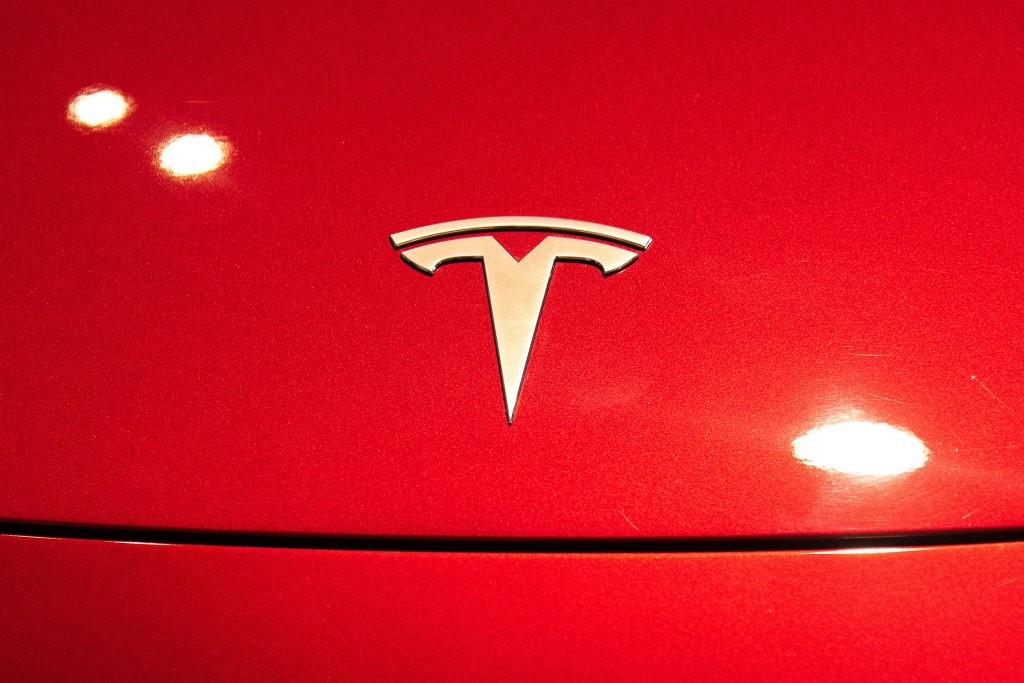 Tesla Robotaxis in San Francisco: Challenges & Updates