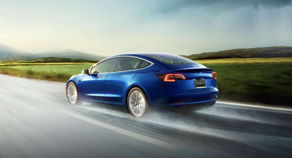 Tesla to Use Iron-Based Batteries in Standard Range EVs