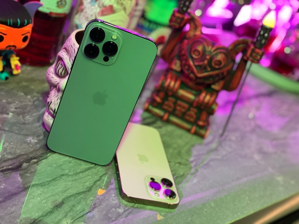 iPhone 13 Pro at Disneyland: A Fun Adventure