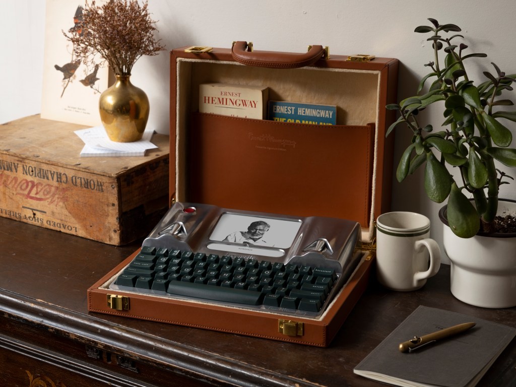 Distraction-Free Freewrite with Hemingway Design