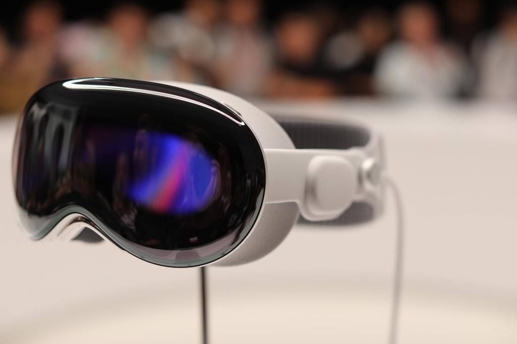 Apple Vision Pro Gets Apple Intelligence - Release Date
