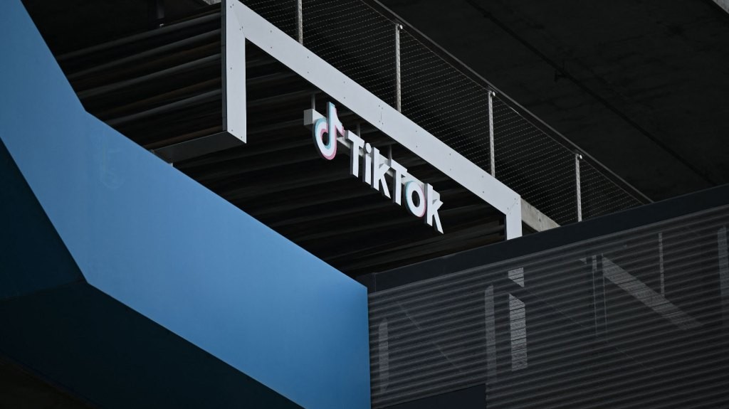 TikTok AI Filters: Control What You See - New Keyword Blocking