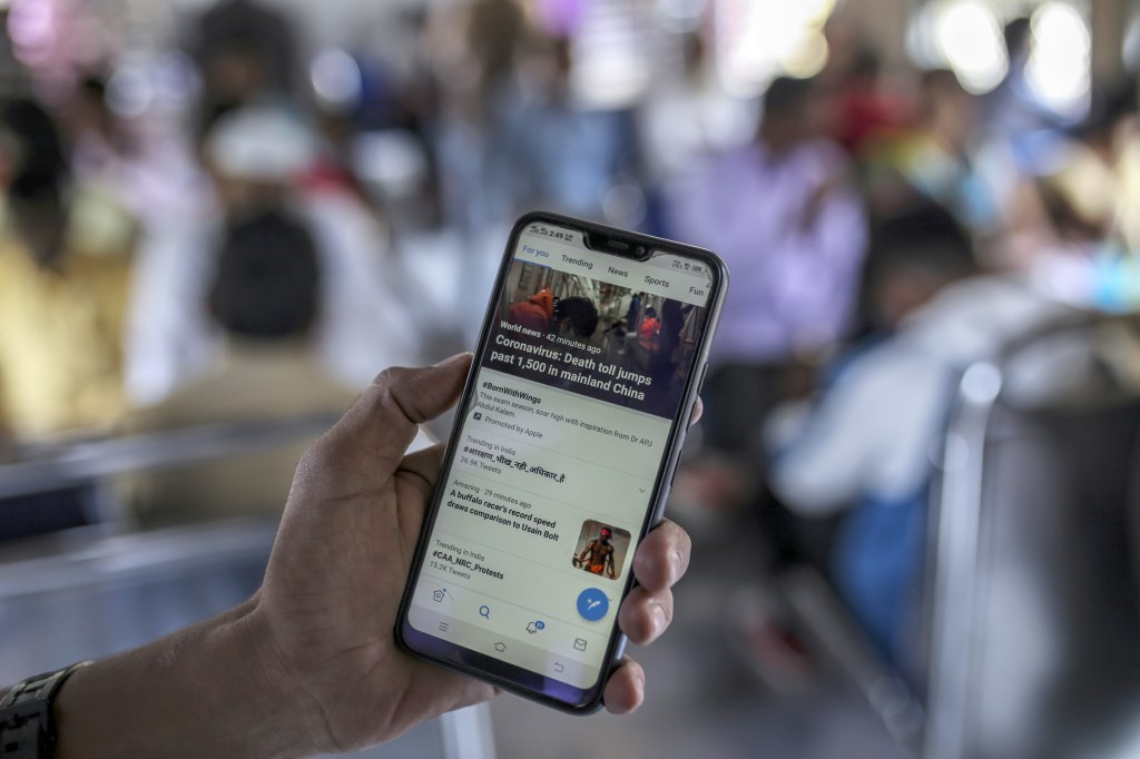 Twitter Moments Now Available on Dailyhunt in India