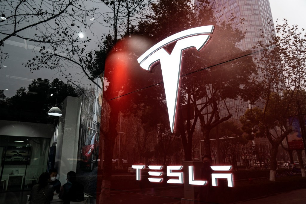 Senators Call for FTC Investigation of Tesla's 'Full Self-Driving' Claims