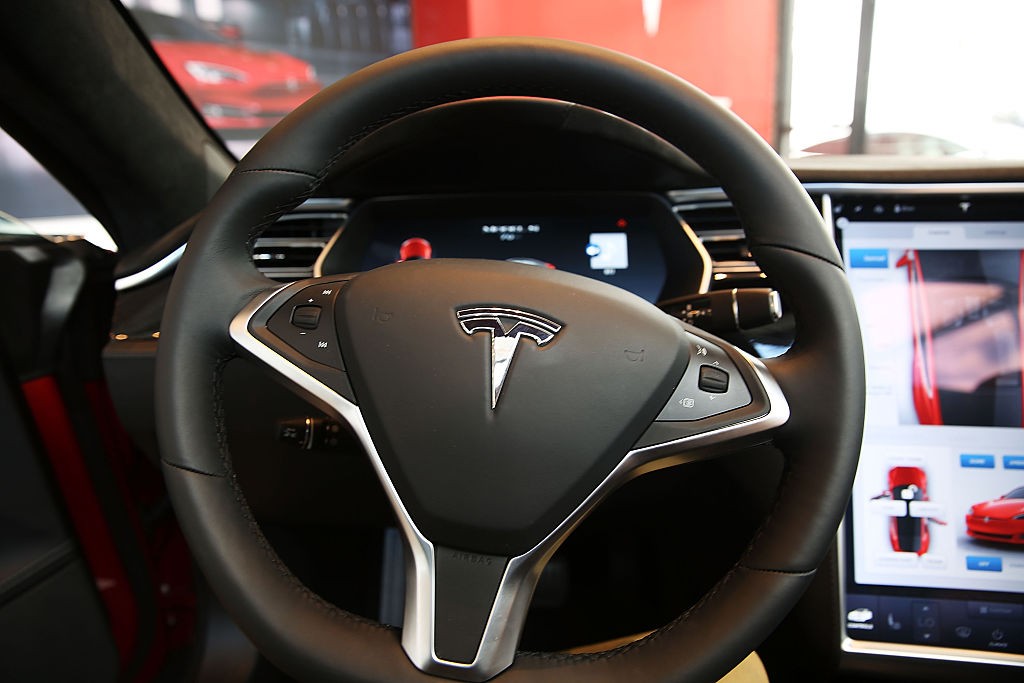 Tesla Autopilot Investigation: NHTSA Probes Crashes with Emergency Vehicles