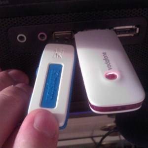 USB Ports Too Close Together? Solutions & Fixes