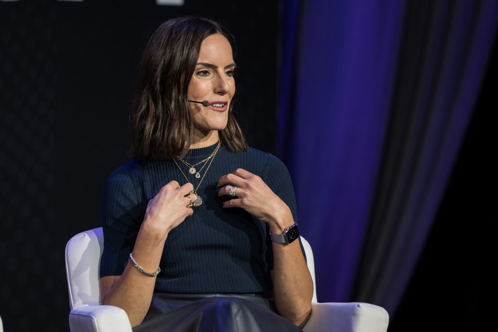 Stand Out in the AI Market: Advice for Founders - VC Jennifer Neundorfer