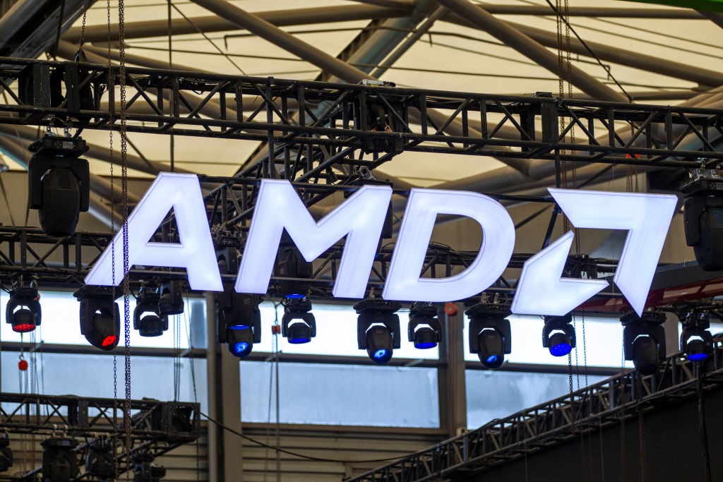 AMD and OpenAI: How Chip Sales Will Fund OpenAI's Growth - Wall Street Analysis