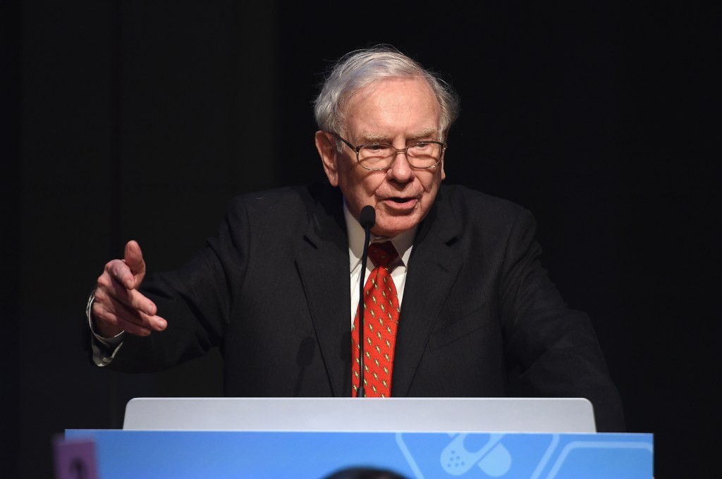 Warren Buffett to Step Down as Berkshire Hathaway CEO