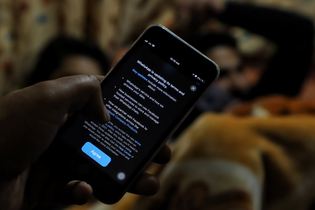 WhatsApp Update: Deadline Extended Despite Backlash